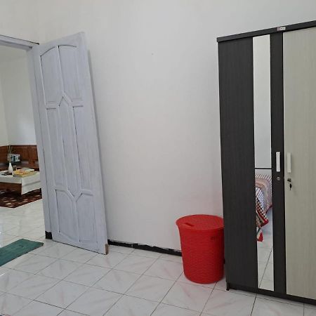 Indo Homestay Malang Kültér fotó
