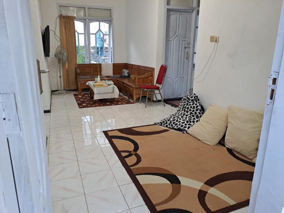 Indo Homestay Malang Kültér fotó