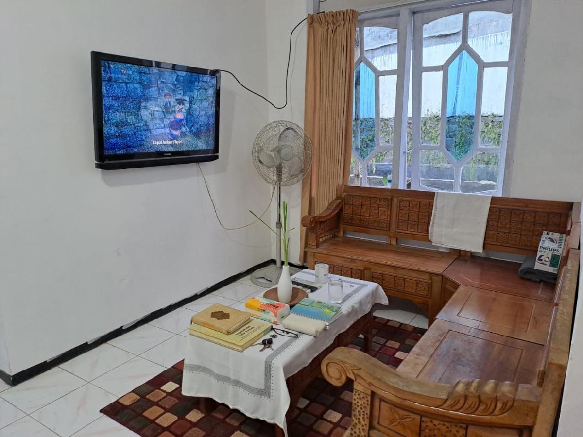 Indo Homestay Malang Kültér fotó