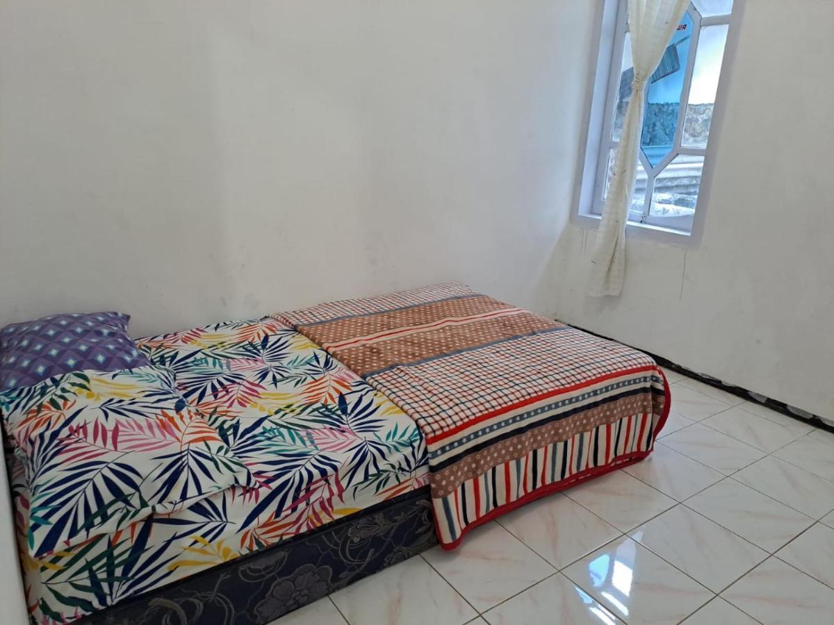 Indo Homestay Malang Kültér fotó