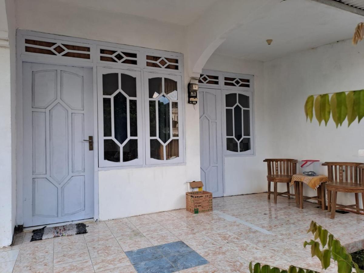 Indo Homestay Malang Kültér fotó