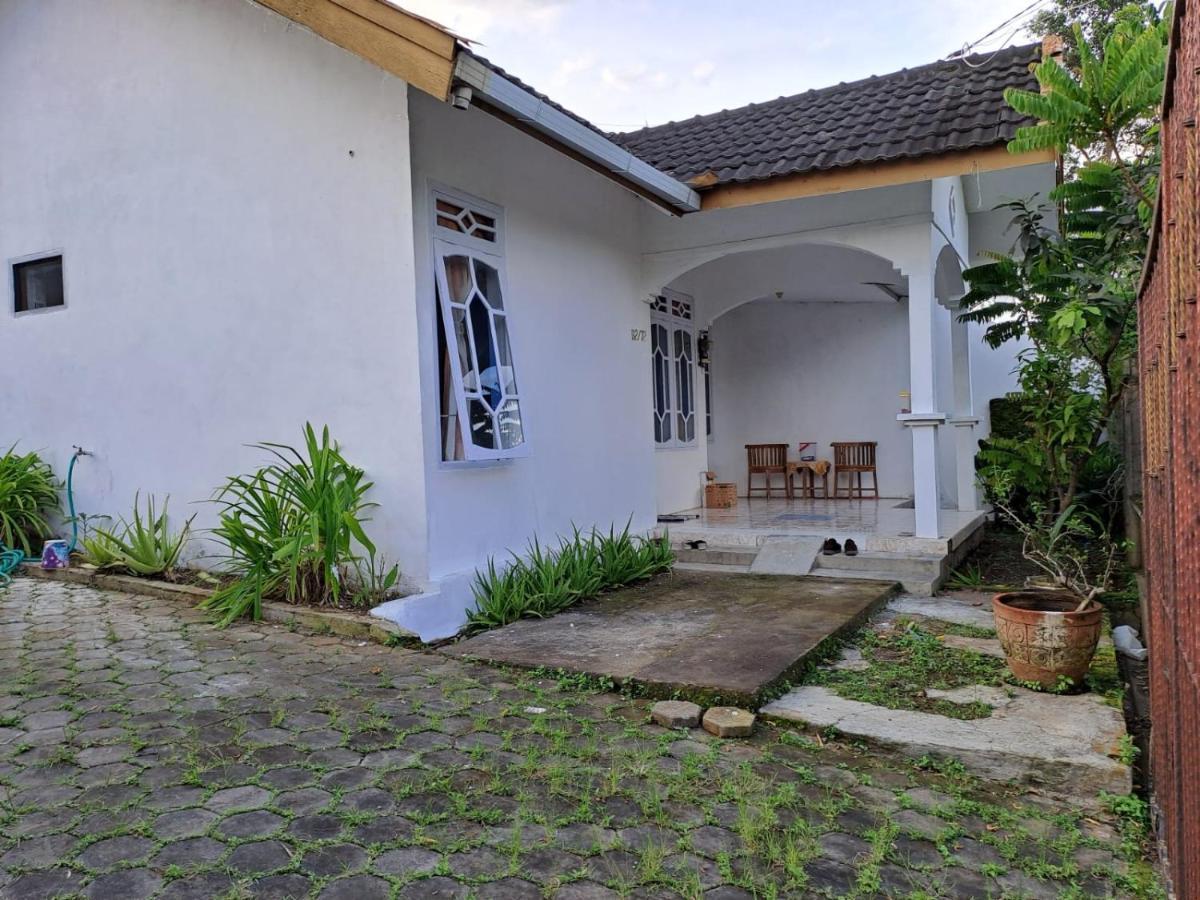 Indo Homestay Malang Kültér fotó
